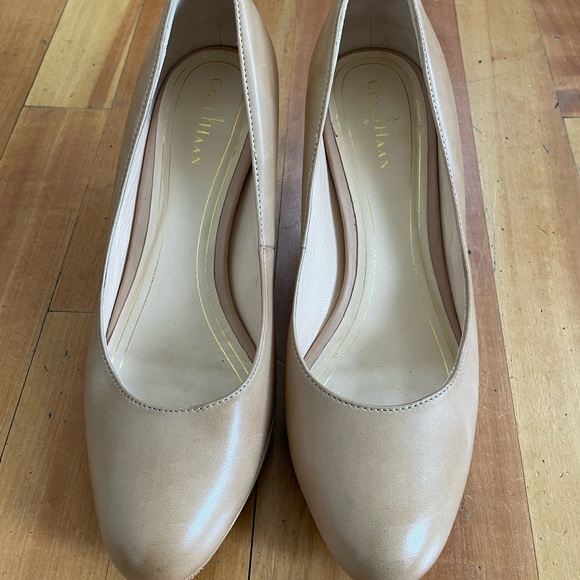 Nude Cole Haan Pump with Nike Air Sole - Picture 3 of 5